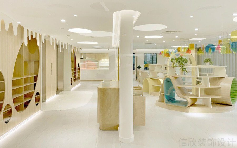 深圳和協(xié)幼兒園裝修設(shè)計-中庭游樂區(qū)全景 深圳和協(xié)幼兒園裝修設(shè)計-中庭游樂區(qū)全景