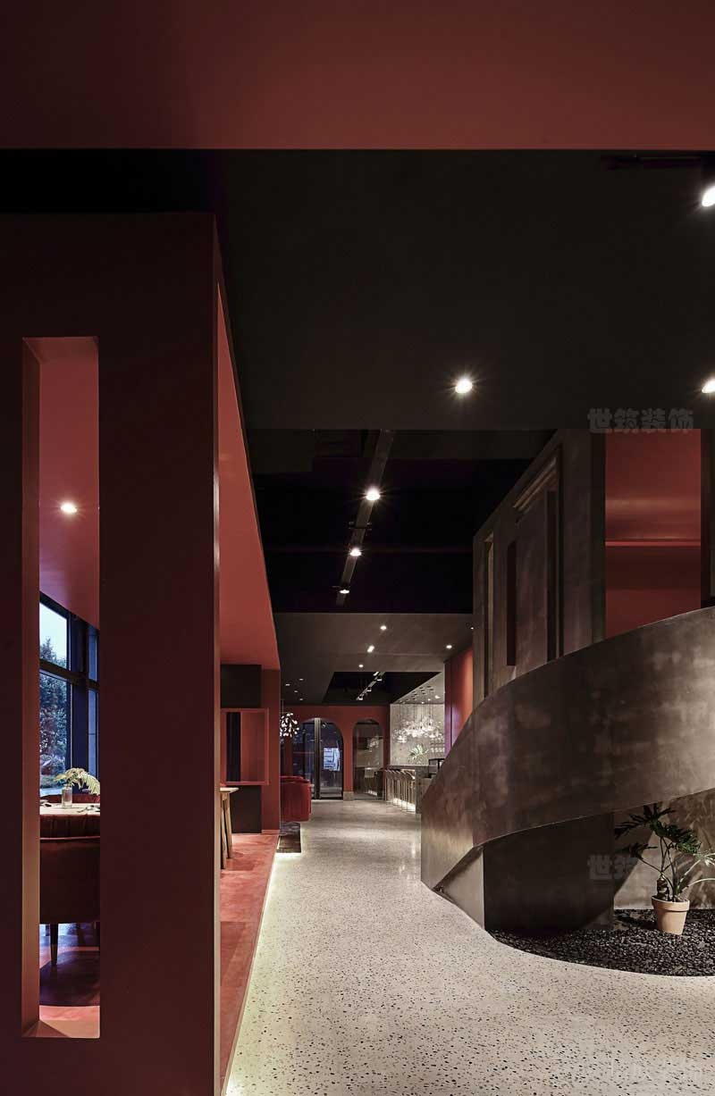 后現(xiàn)代風格展廳走道實景圖