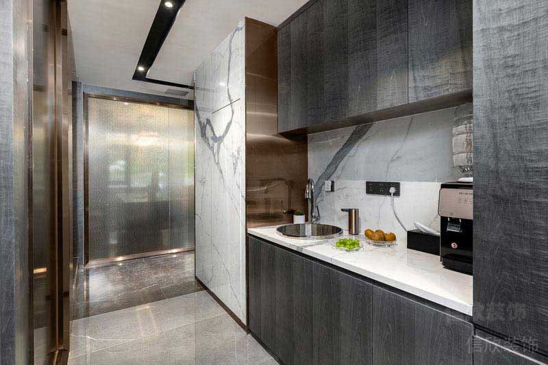現(xiàn)代輕奢風家庭餐廚