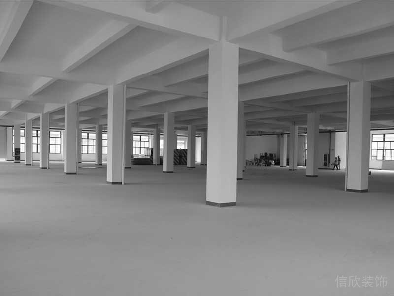 深圳龍華現(xiàn)代風格大型辦公室裝修設計原有室內天棚實景