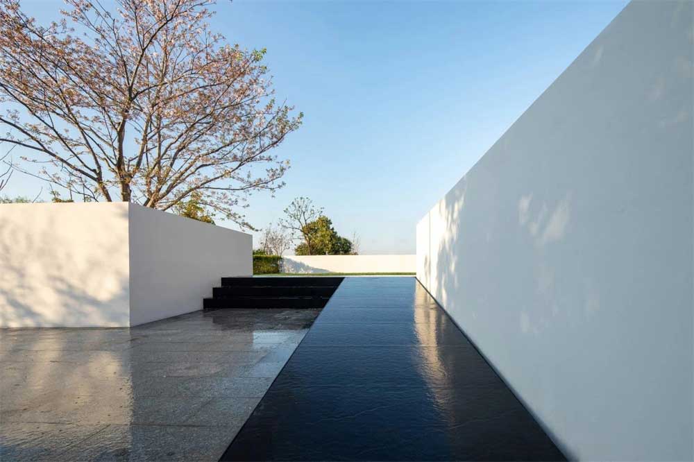 深圳市寶安區(qū)辦公室設(shè)計裝修庭院