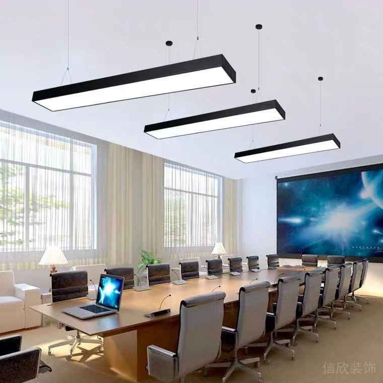 辦公室會(huì)議桌木質(zhì)直線(xiàn)設(shè)計(jì)天花led護(hù)眼燈設(shè)計(jì)效果演講廳匯報(bào)區(qū)域辦公室裝修效果圖