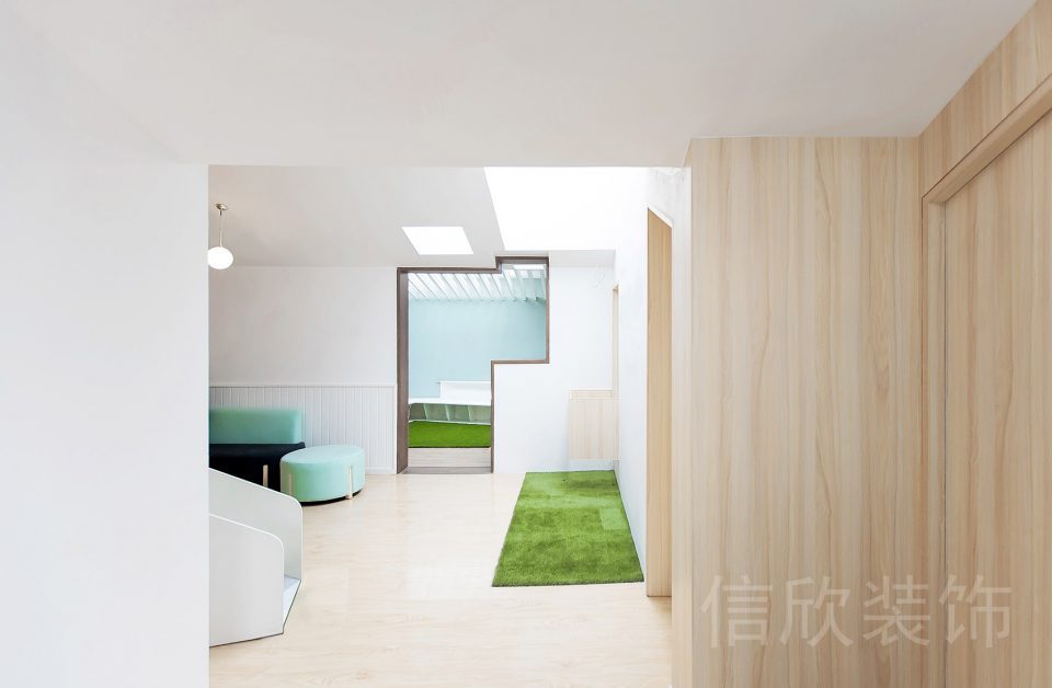 深圳福田區(qū)華強(qiáng)北少兒教育培訓(xùn)機(jī)構(gòu)娛樂大廳木質(zhì)墻面裝修